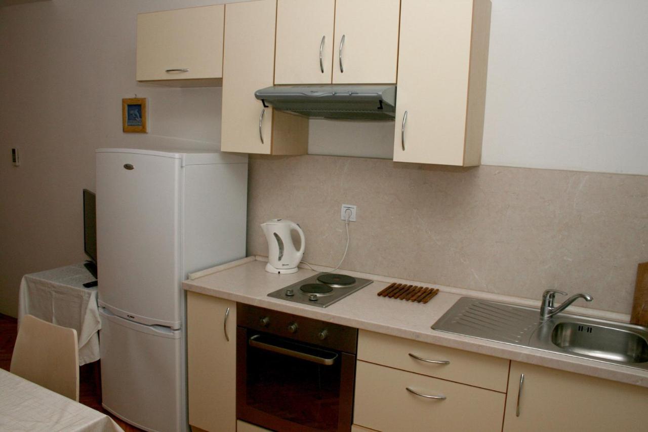 Apartments With A Parking Space Bilo, Primosten - 12868 Zewnętrze zdjęcie